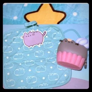 BNWT Pusheen Potholder Winter 2019